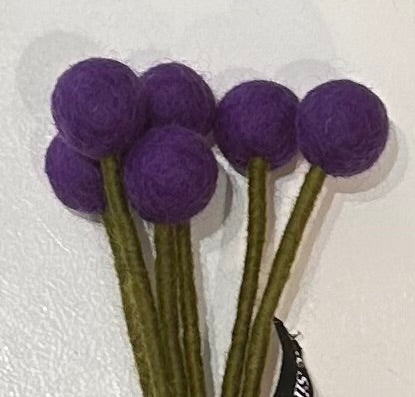 Fleur boule en feutrine