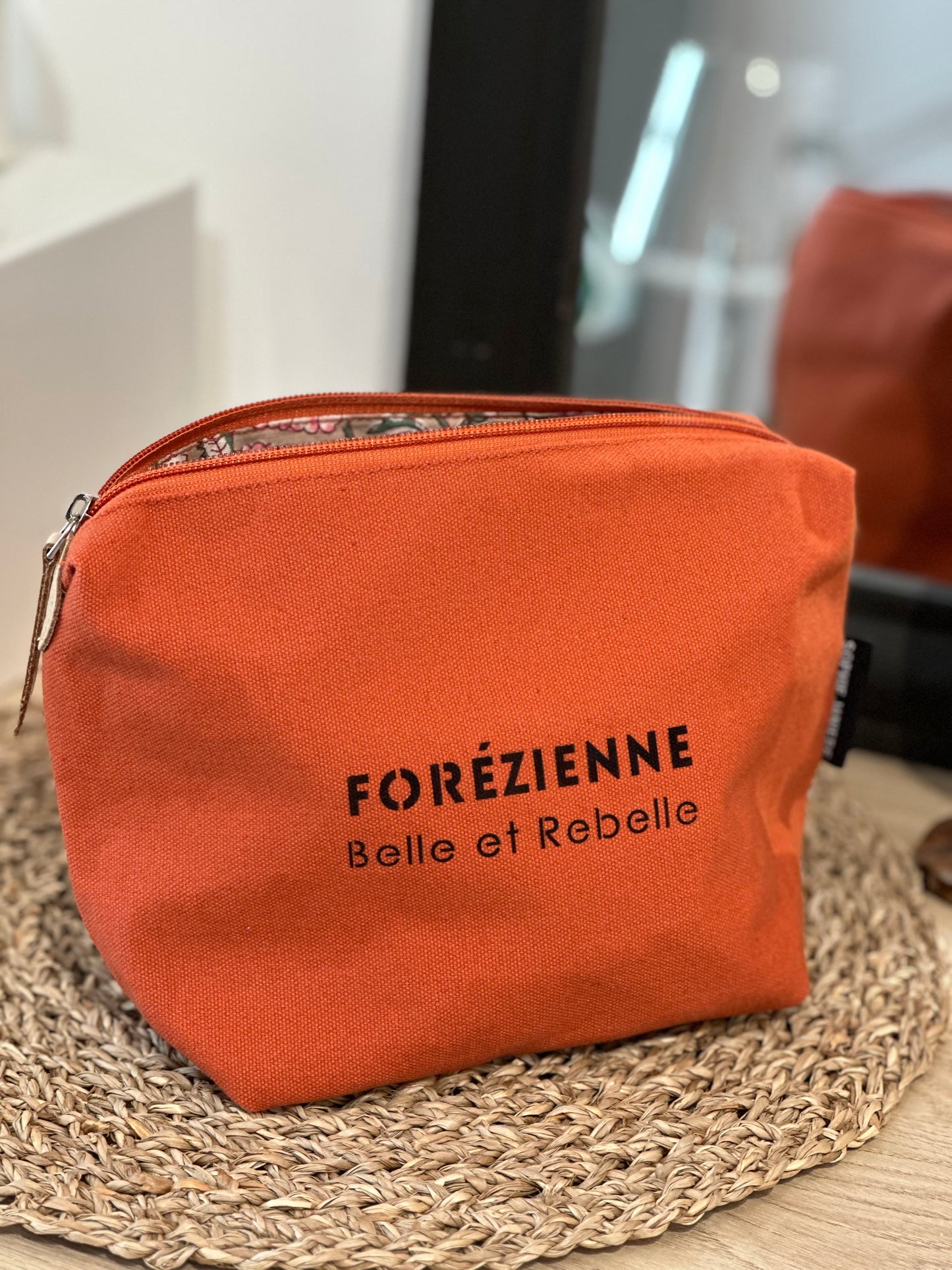 Trousse Suzanne PM «  Forezienne et Rebelle »
