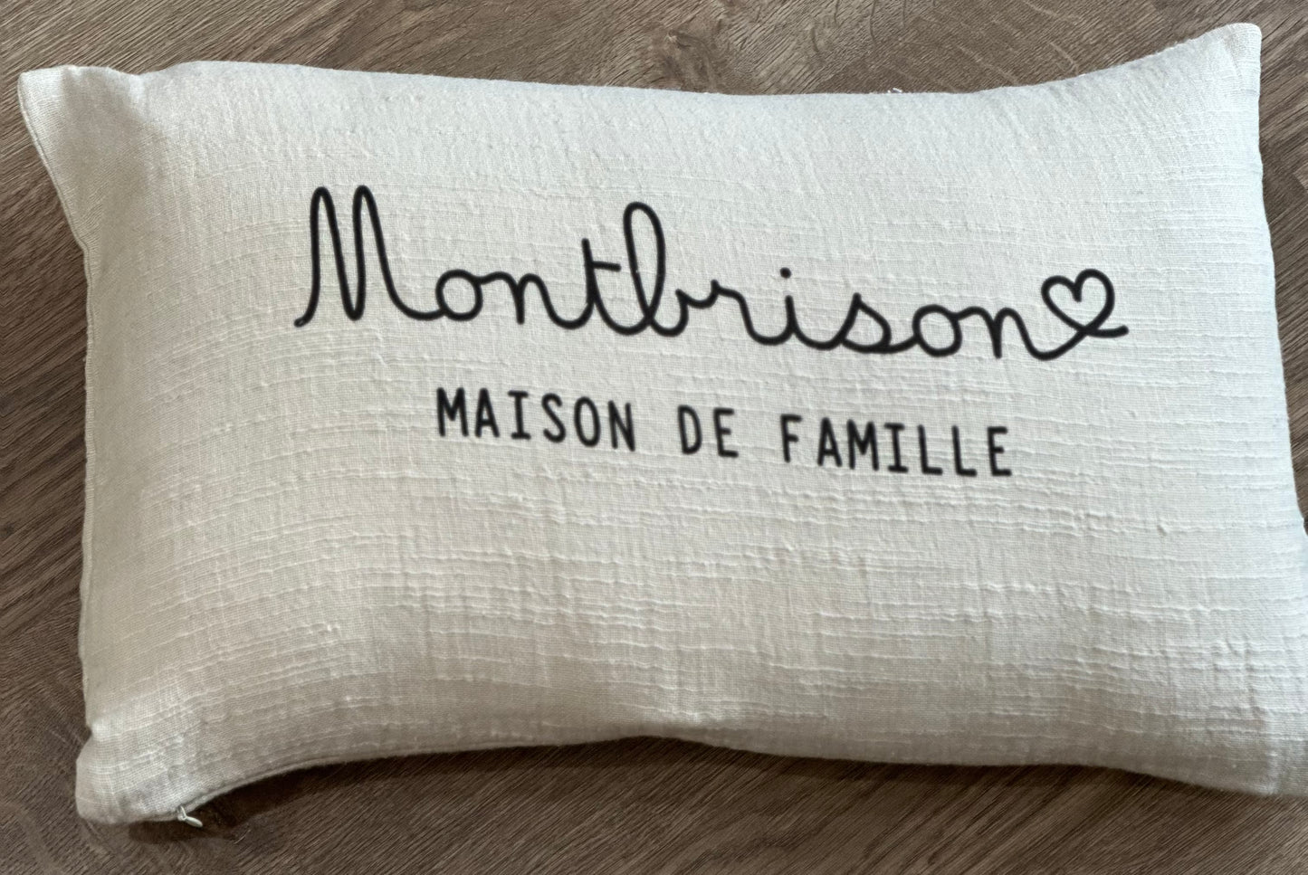 Coussin rectangle «  Montbrison maison de famille »