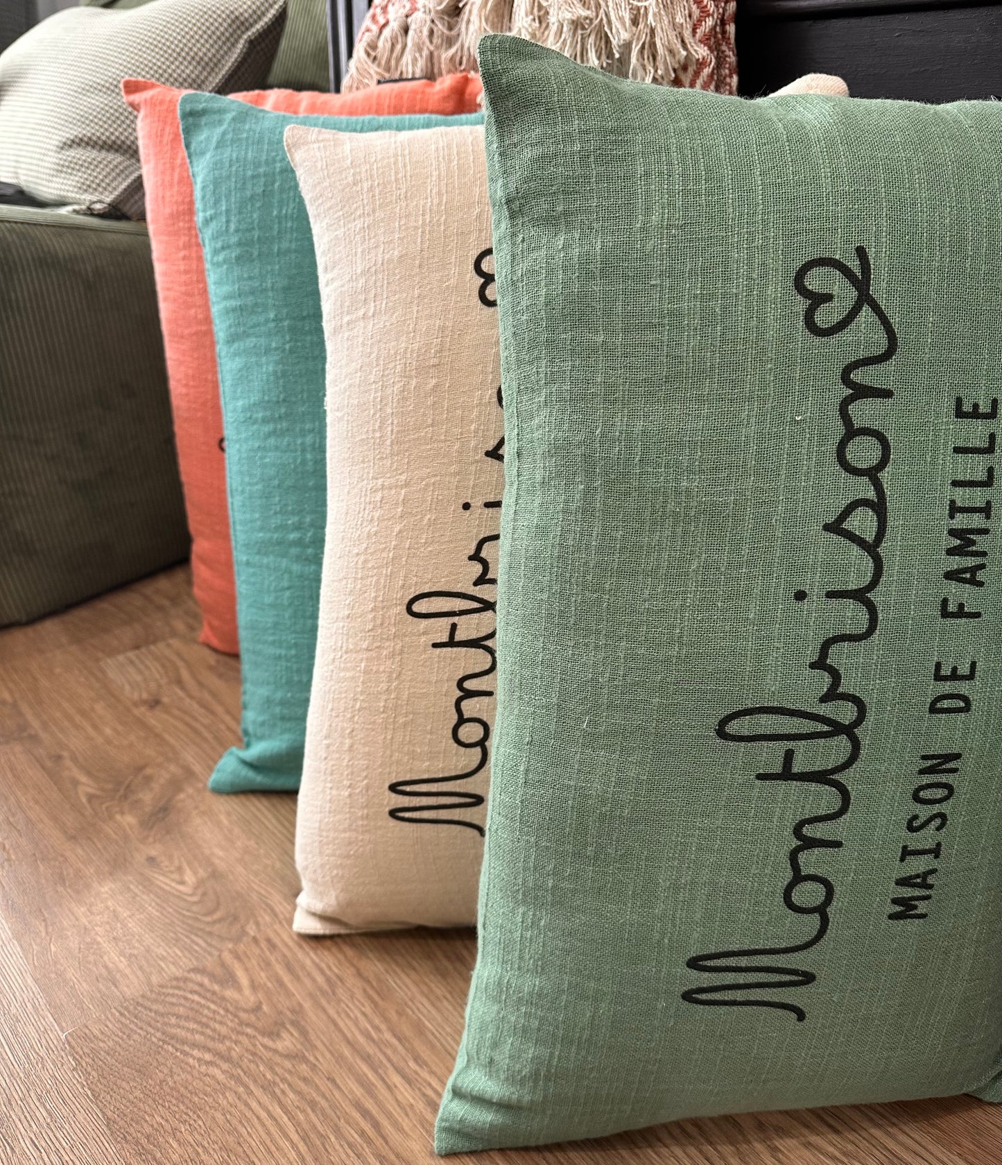 Coussin rectangle «  Montbrison maison de famille »