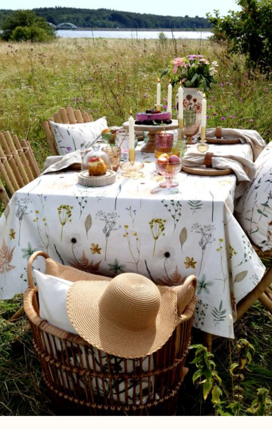 Nappe de table AIX imprimé fleurs 240x140cm