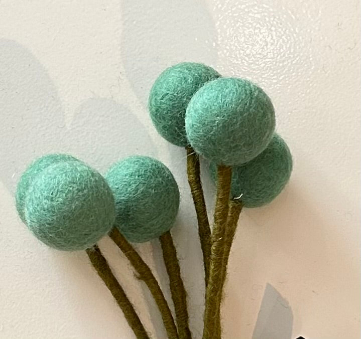 Fleur boule en feutrine