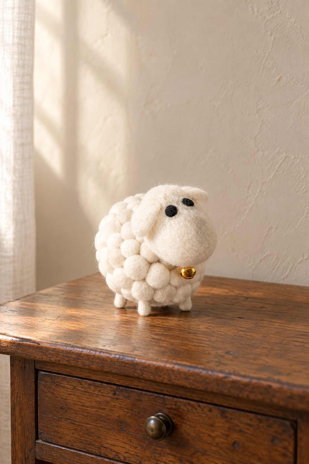 Grand Mouton boule en laine feutrée