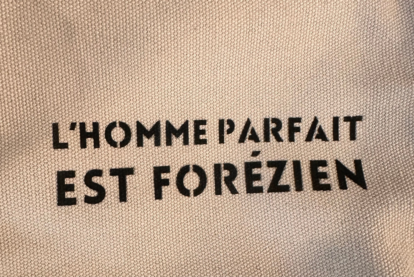 Trousse Oscar PM « l’homme parfait est Forézien »