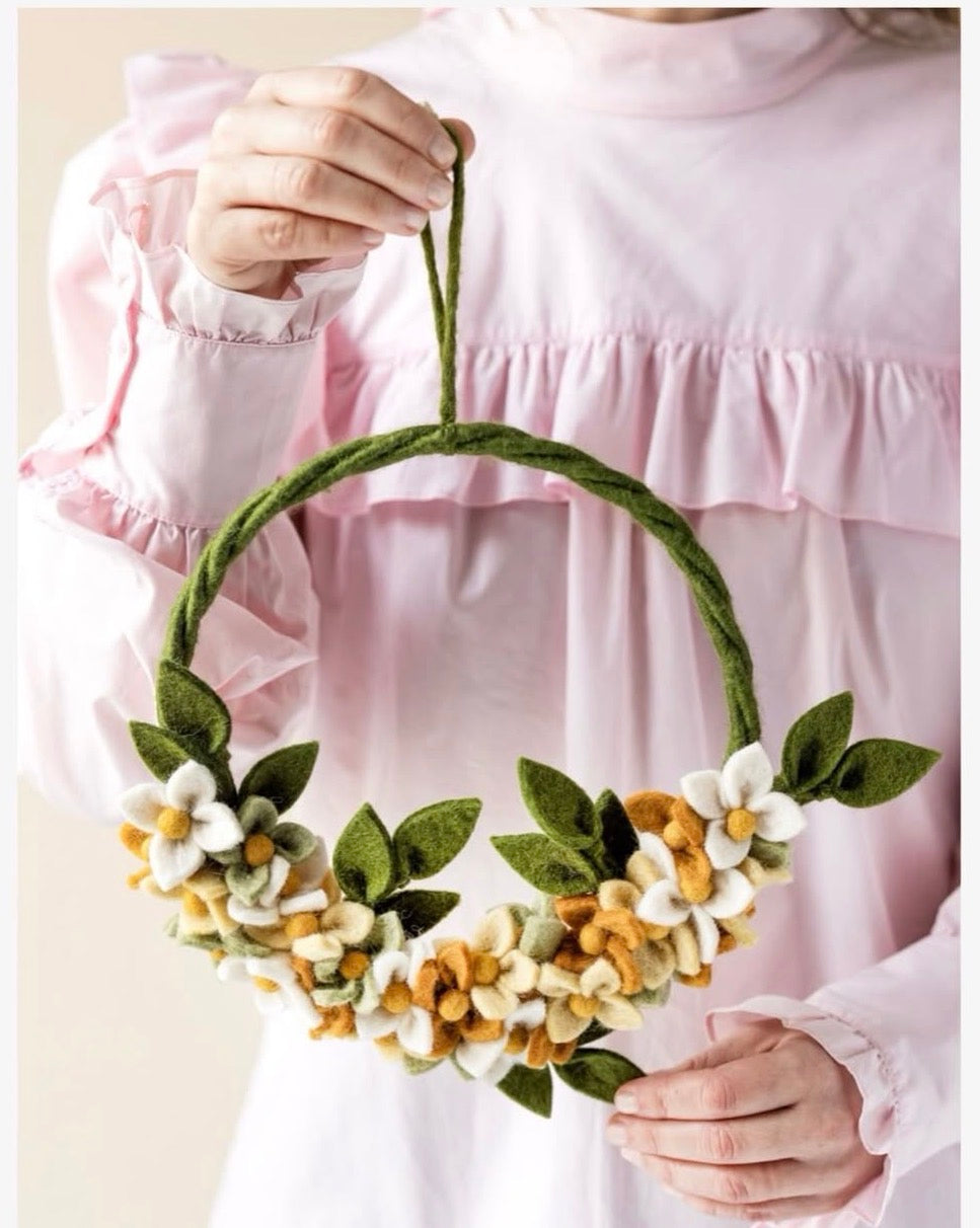 Couronne de fleurs jaune