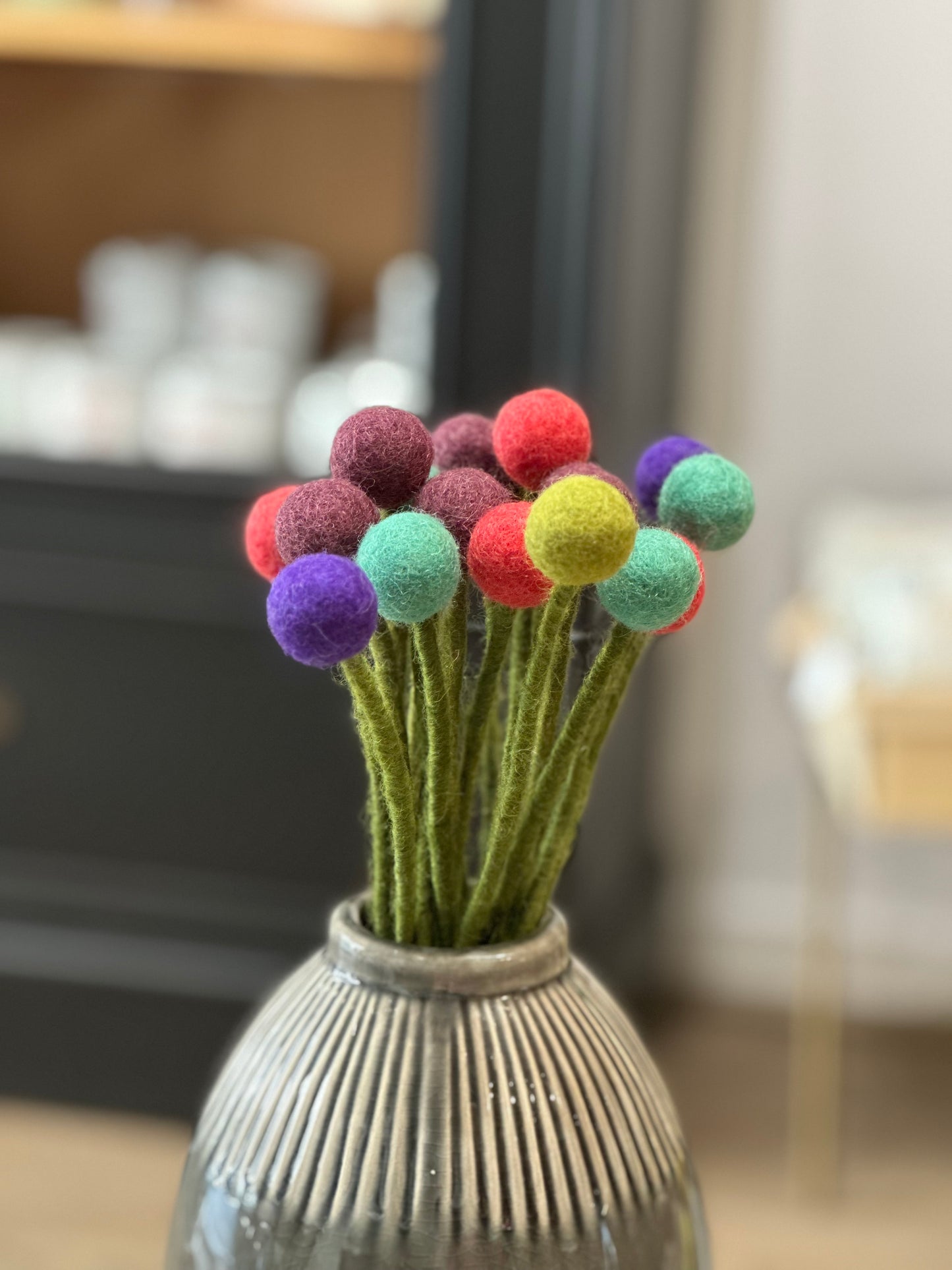 Fleur boule en feutrine