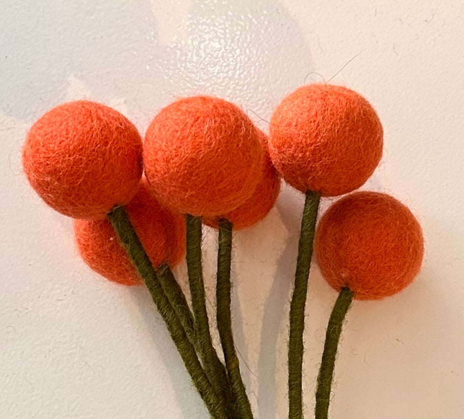 Fleur boule en feutrine