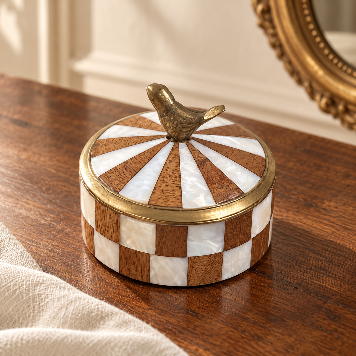 Boite ronde motif damier