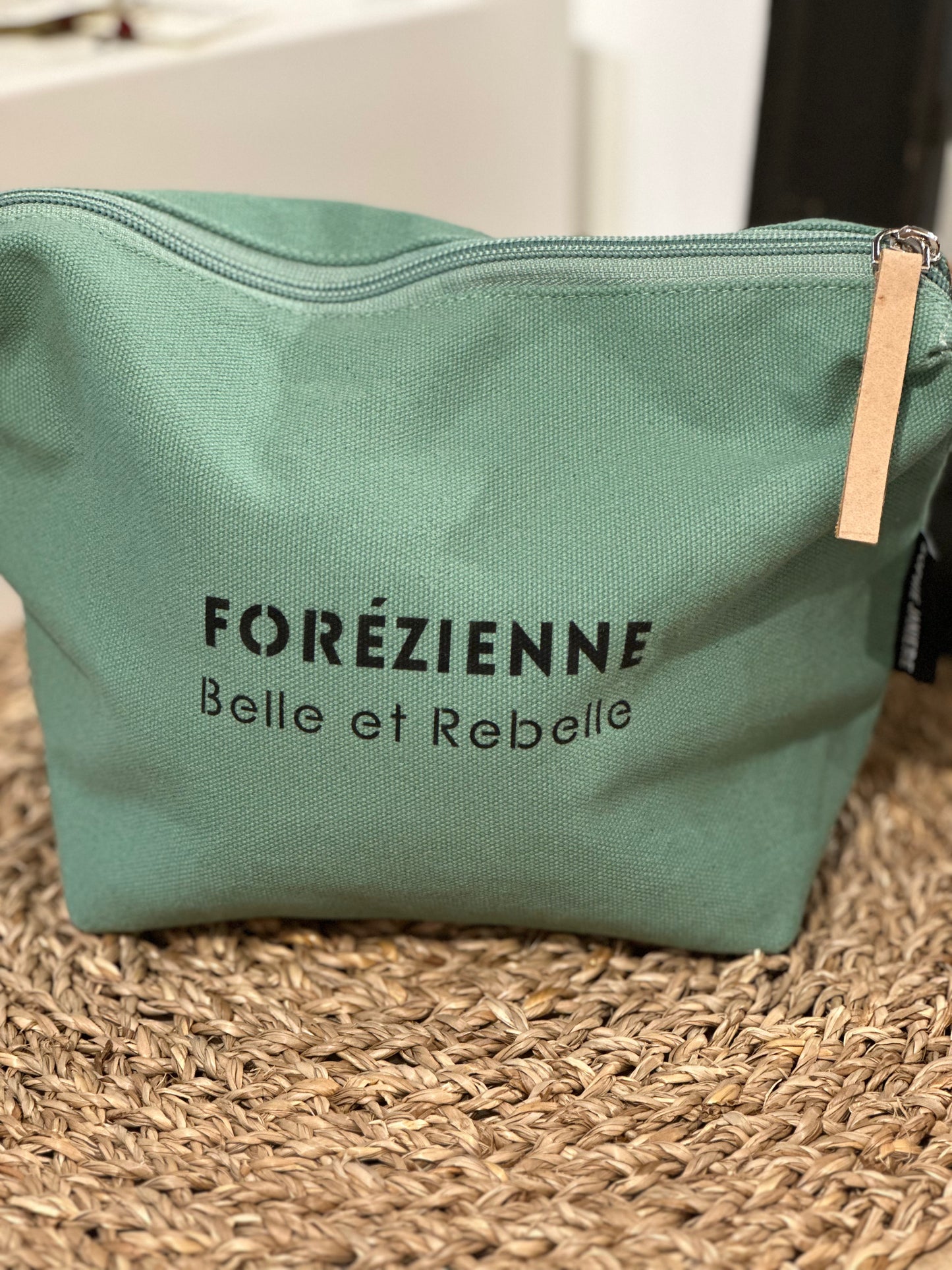 Trousse Suzanne PM «  Forezienne et Rebelle »