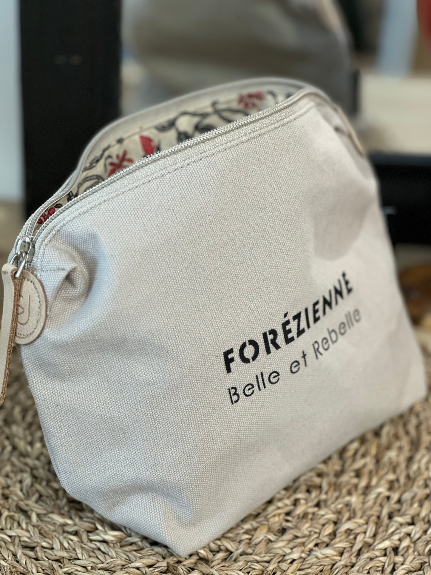 Trousse Suzanne PM «  Forezienne et Rebelle »
