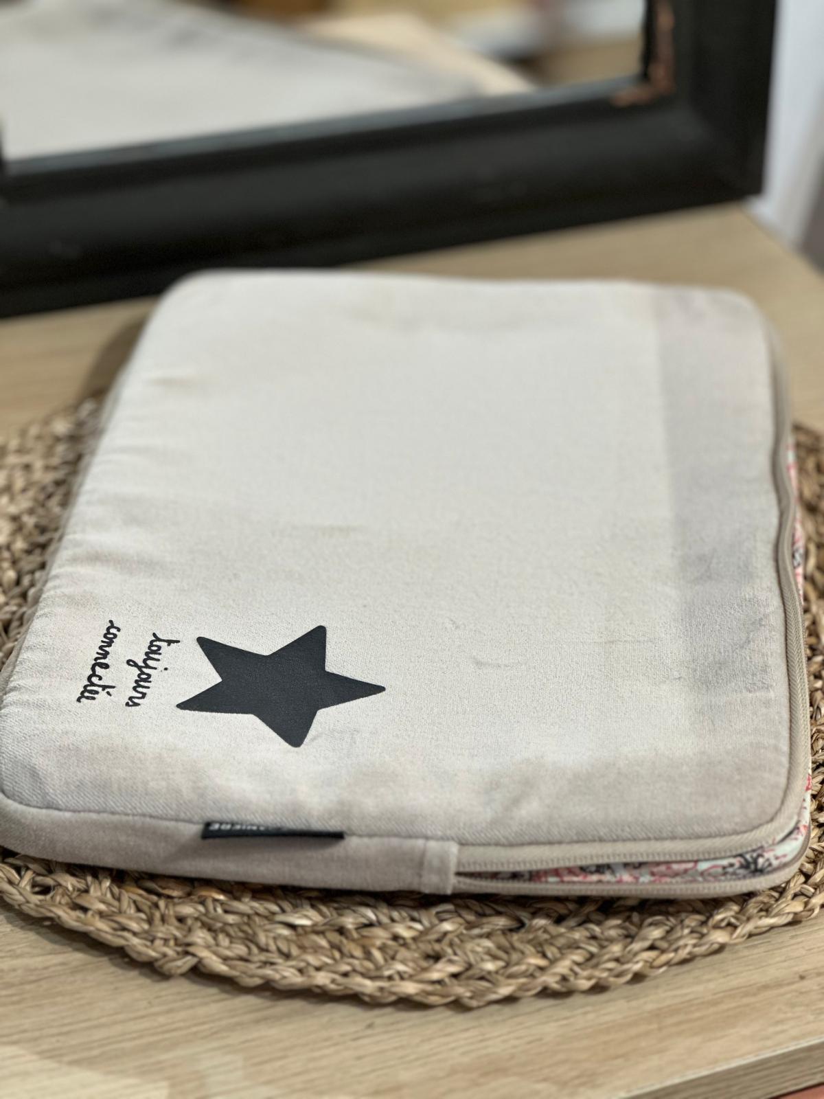 Pochette ordinateur velours