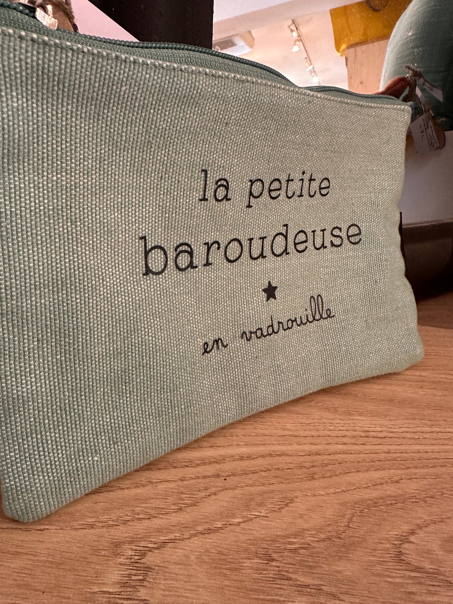 Trousse plate « la petite baroudeuse »