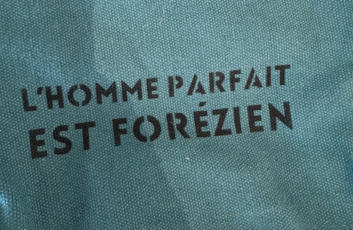 Trousse Oscar PM « l’homme parfait est Forézien »