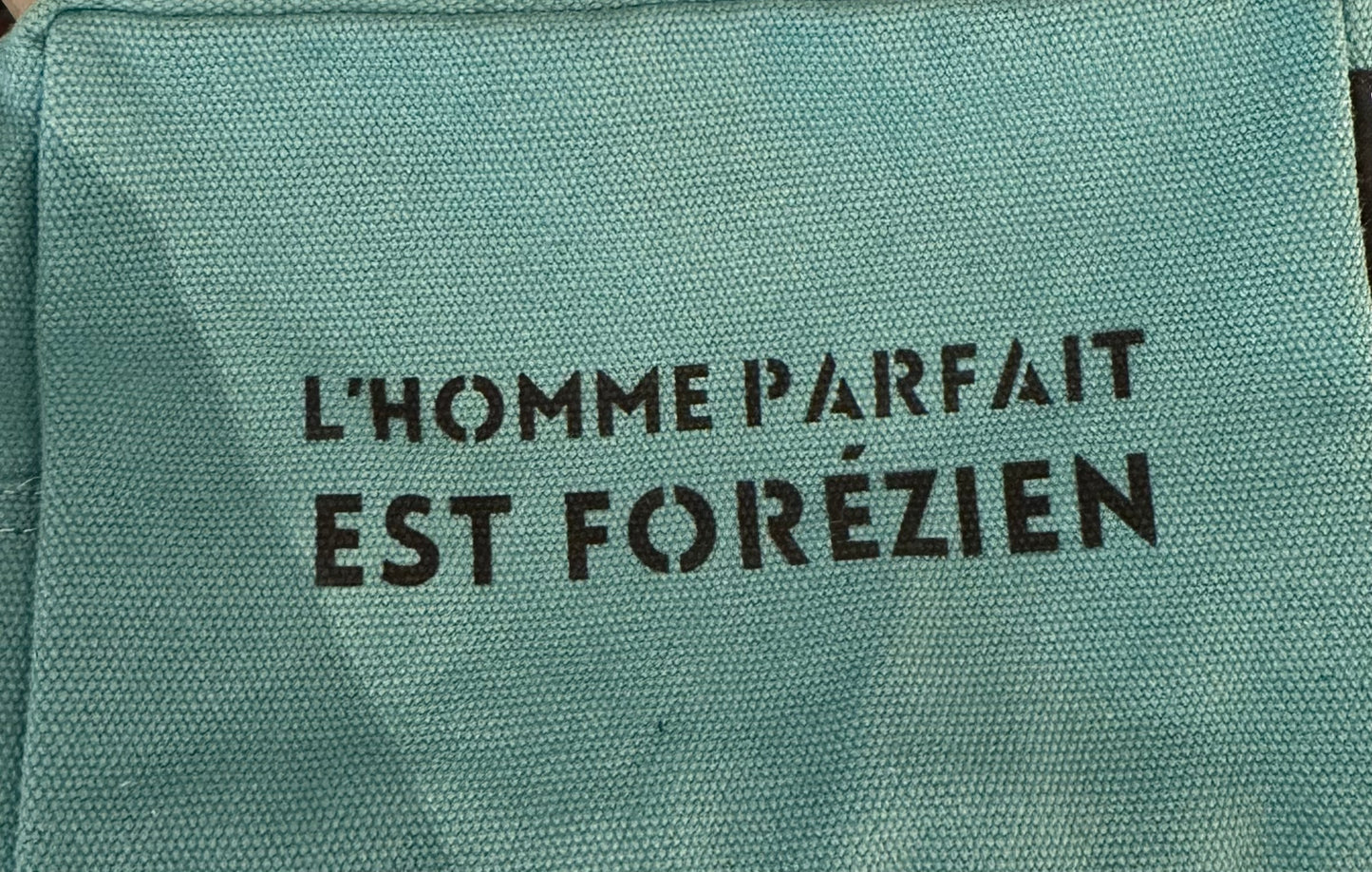 Trousse Oscar PM « l’homme parfait est Forézien »