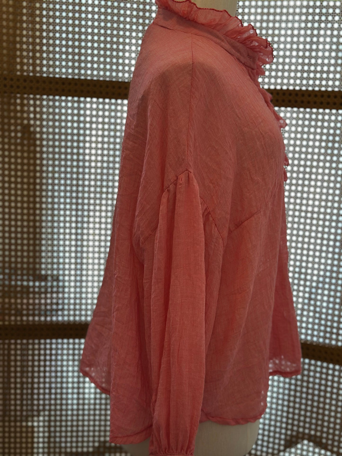 Blouse Corail – Col & Volants Romantiques