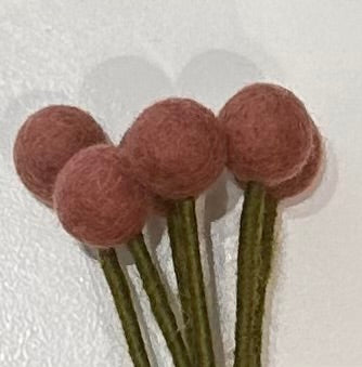 Fleur boule en feutrine