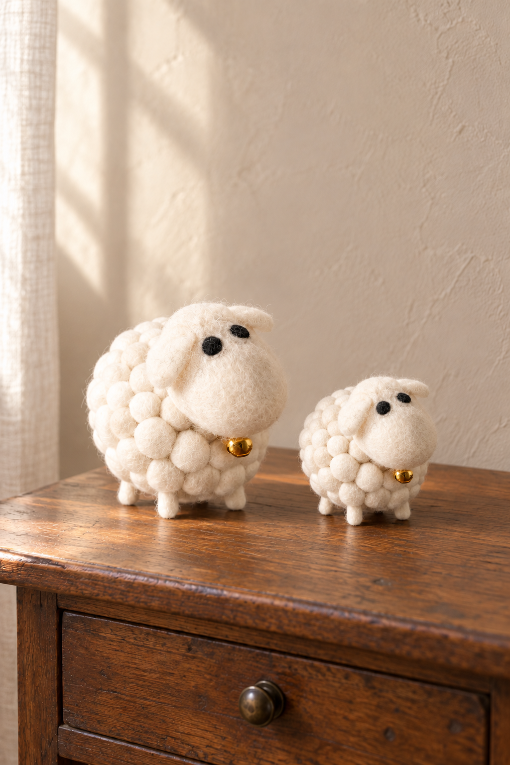 Grand Mouton boule en laine feutrée