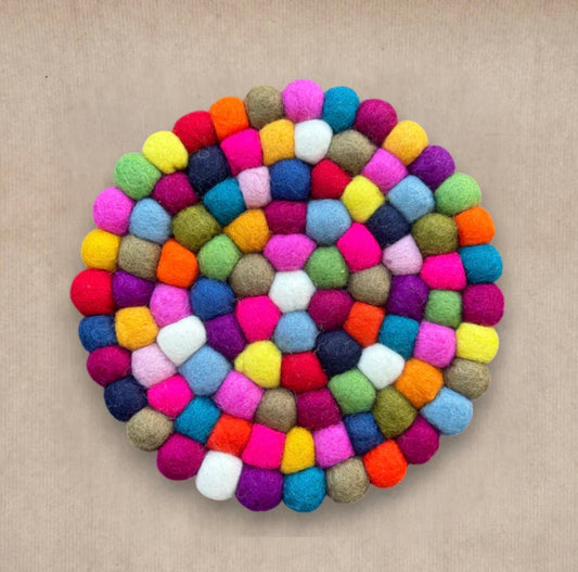 Dessous de plat multicolor en boules de feutrine