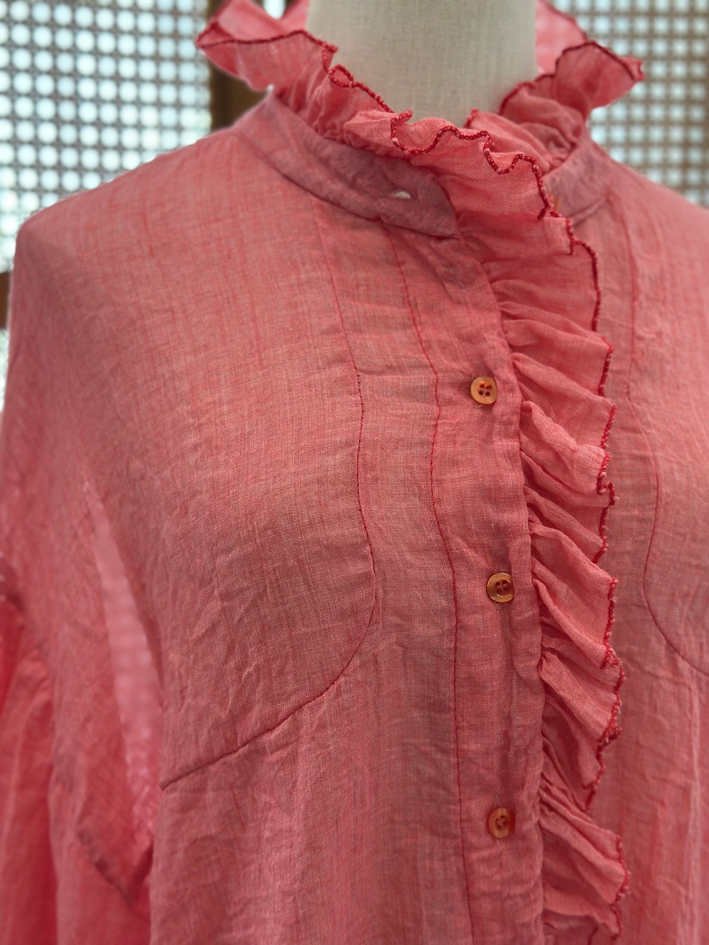 Blouse Corail – Col & Volants Romantiques