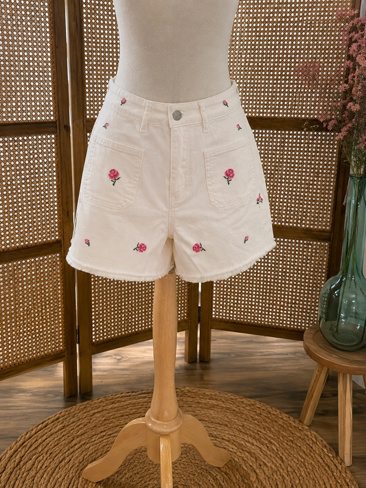Short blanc brodé « Petites Roses » 🌹