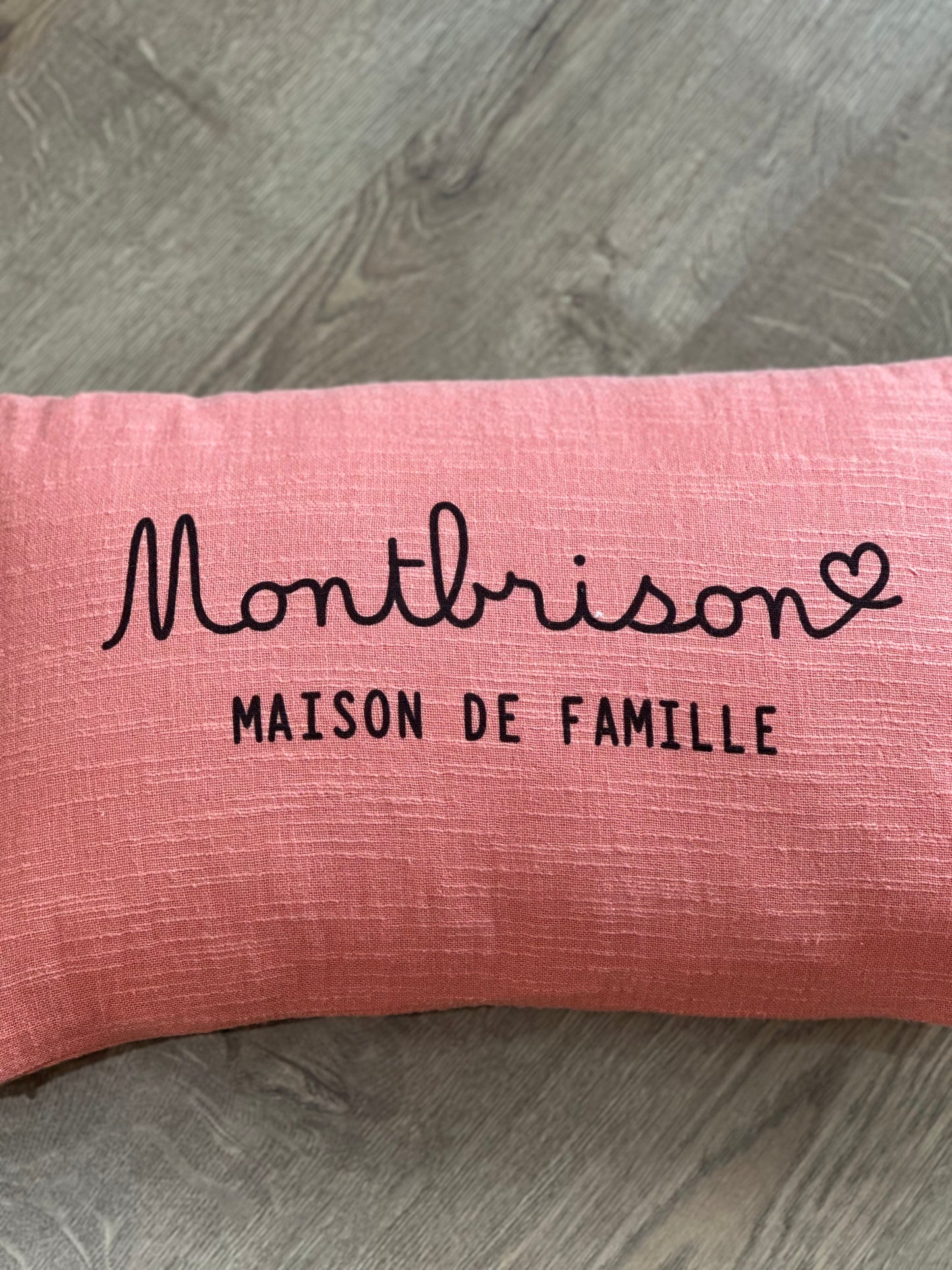 Coussin rectangle «  Montbrison maison de famille »