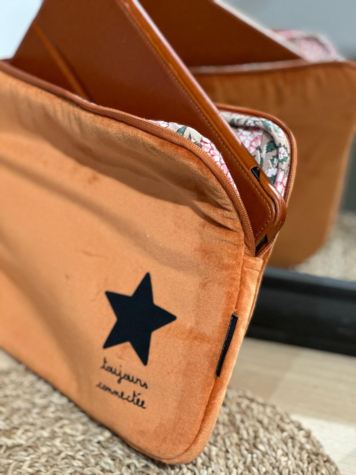 Pochette ordinateur velours